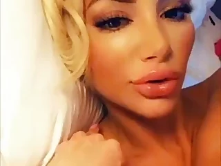 Out of this world beauty pops up in mind-blowing xxx scene